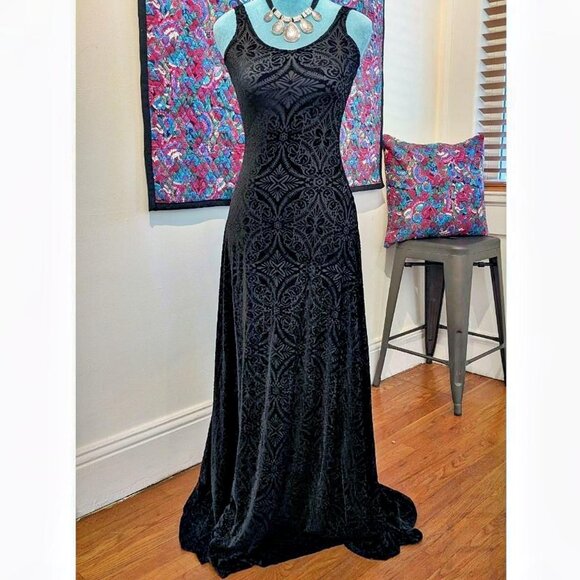 Glorious, goth glam burnout velvet maxi dress from Killstar. - Picture 1 of 7